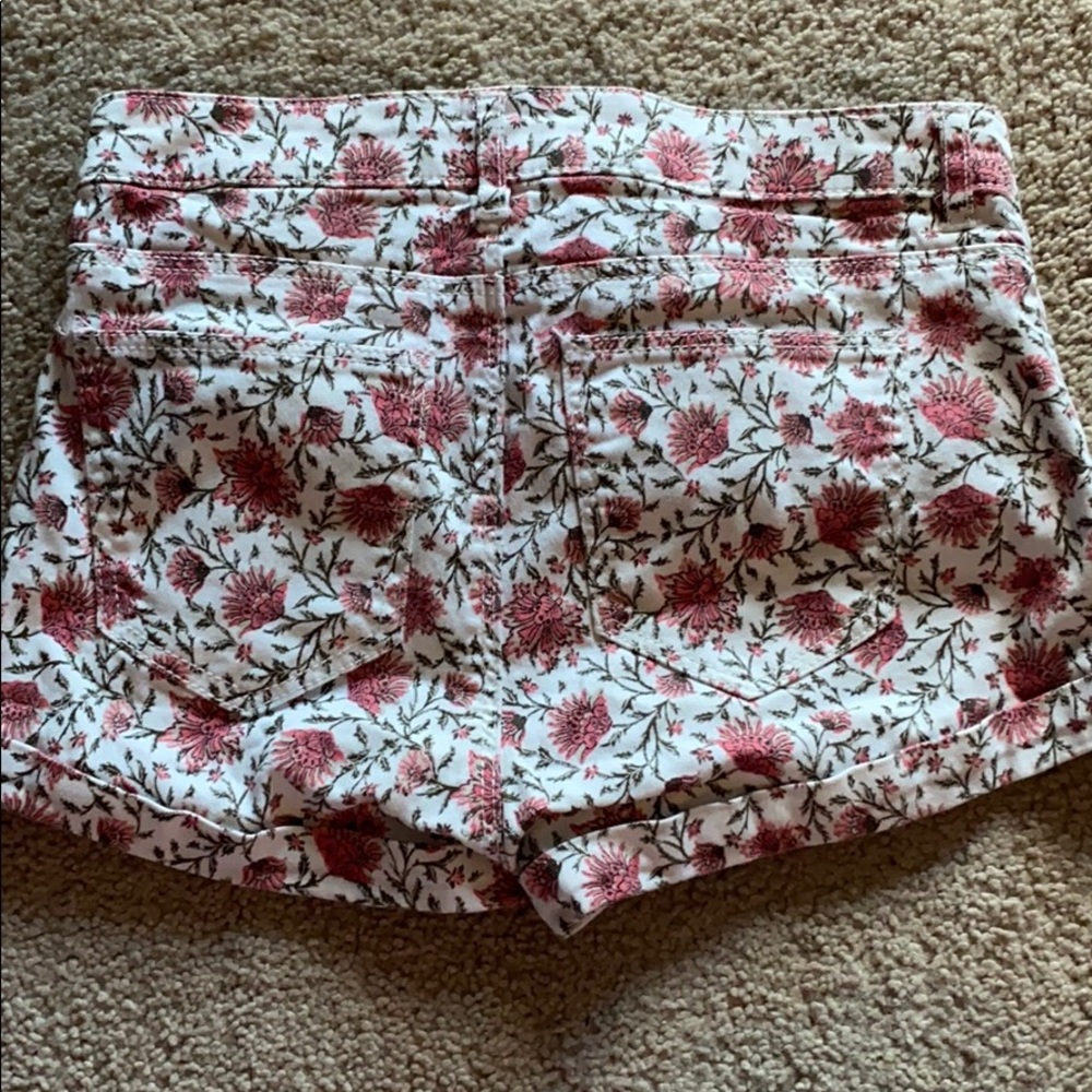 SHORTS - Picture 2 of 2